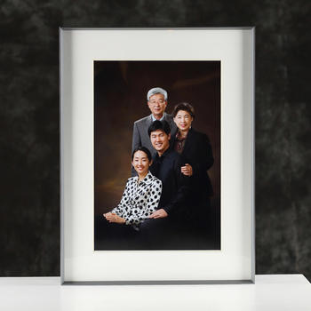Brushed anodize aluminum frames for family photos custom size